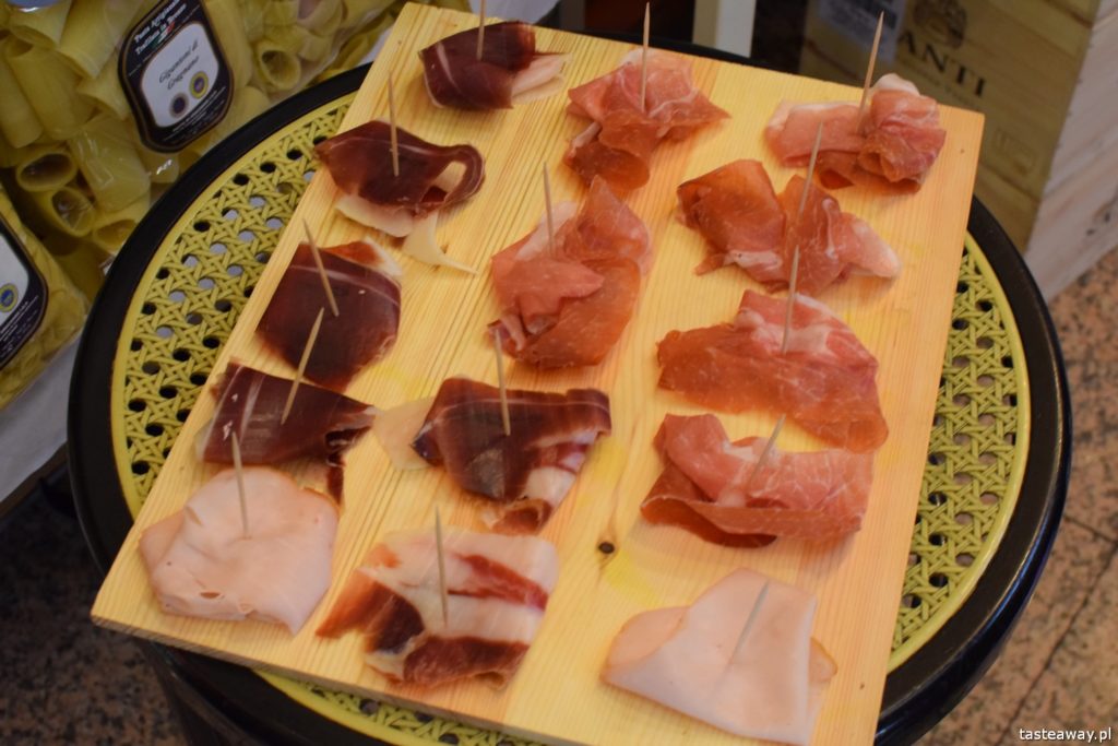 Prosciutto Crudo in Italy - Food Tours