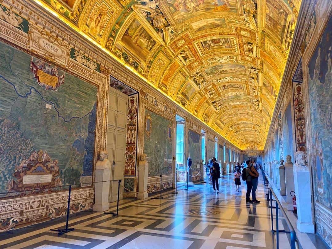 Private Vatican Museums Tour with a Food & Wine Tasting Experience